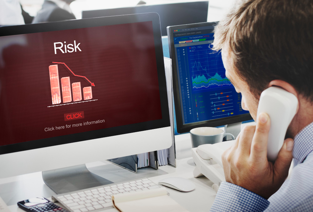 risk gamble opportunity swot weakness unsure concept